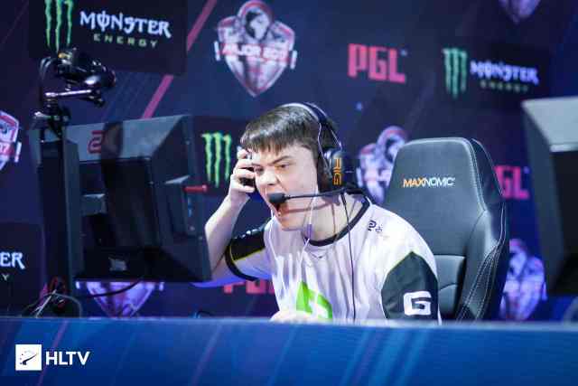 利用背身试 利用背身试